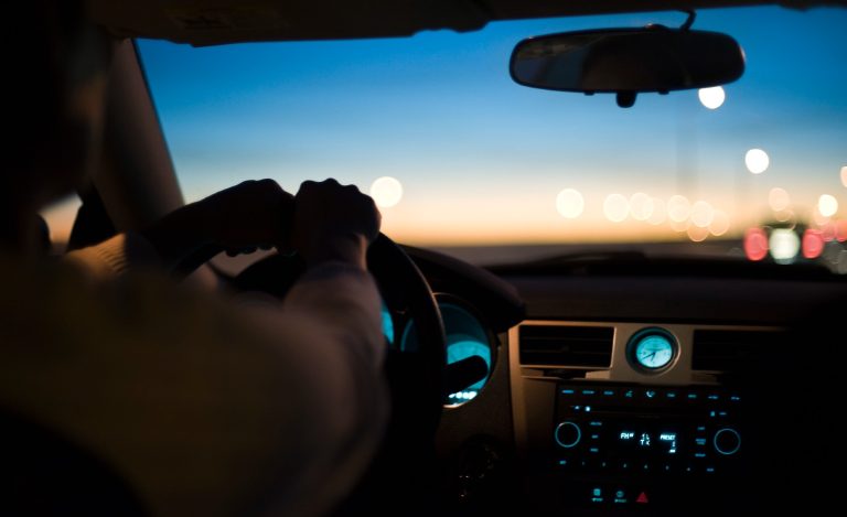 Cambio de horario: cómo afecta a los conductores y qué puedes hacer para evitar riesgos