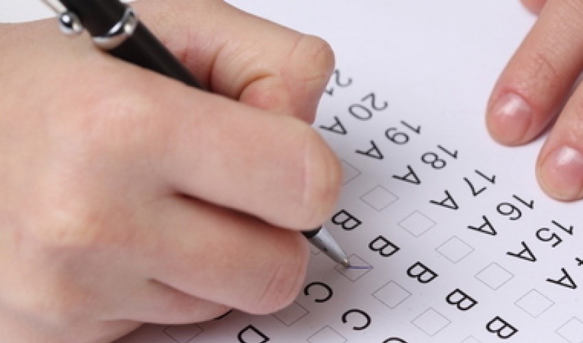 Examen Teórico del Carnet B: Consejos, Trucos y los Errores Más Comunes a Evitar