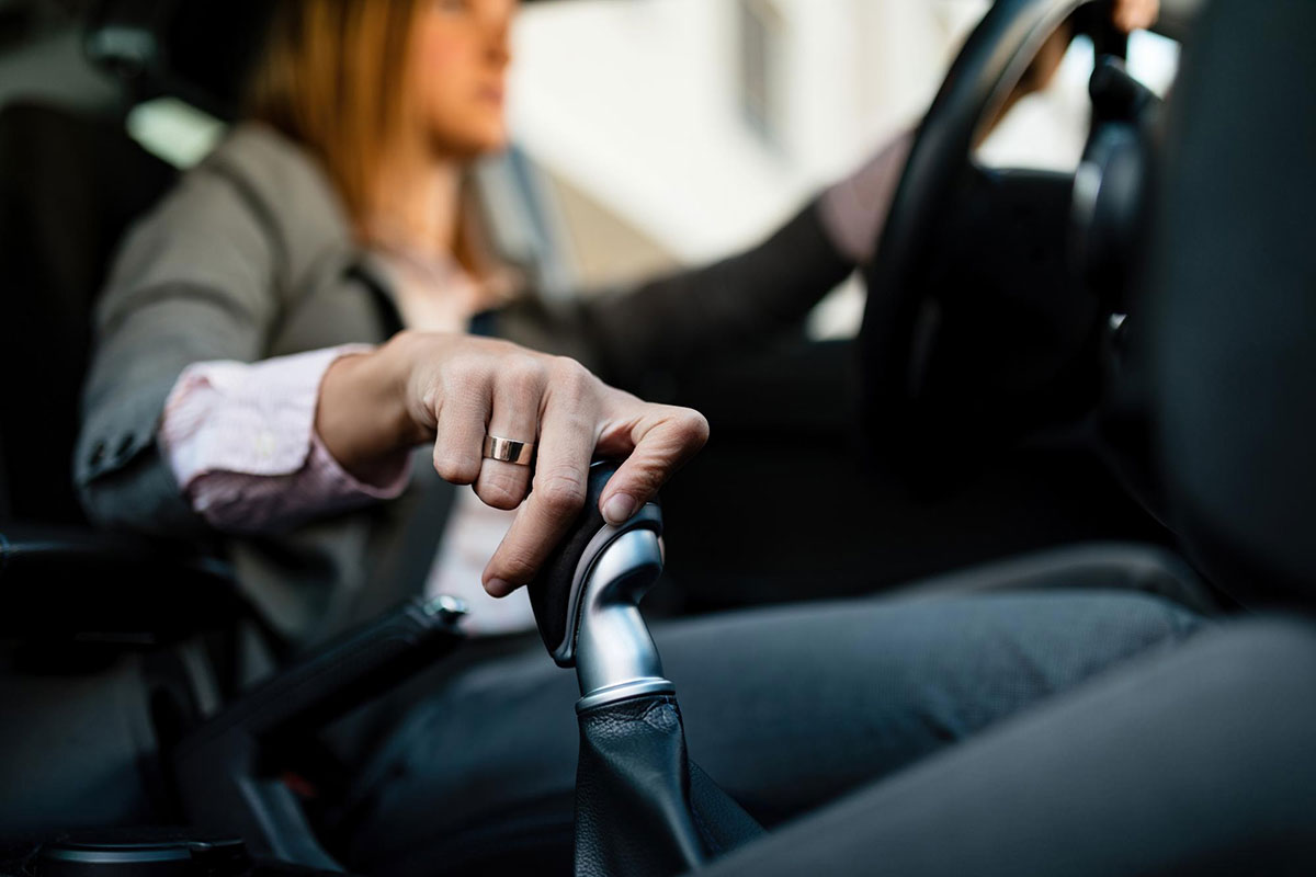 10 consejos para adaptarse rápidamente a un coche automático y conducir con confianza desde el primer día